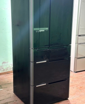 Tủ lạnh HITACHI R-A6200 Date 2011 6 cánh, mặt gương, hút chân không