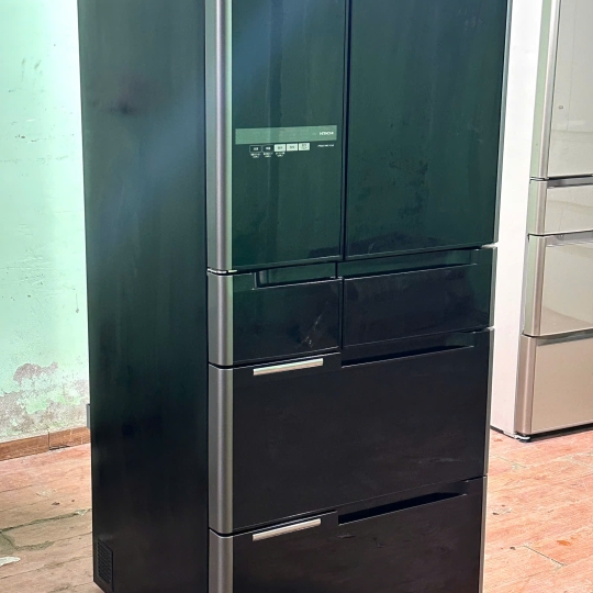 Tủ lạnh HITACHI R-A6200 Date 2011 6 cánh, mặt gương, hút chân không