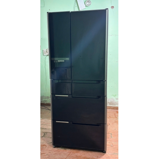 Tủ lạnh HITACHI R-A6200 Date 2011 6 cánh, mặt gương, hút chân không