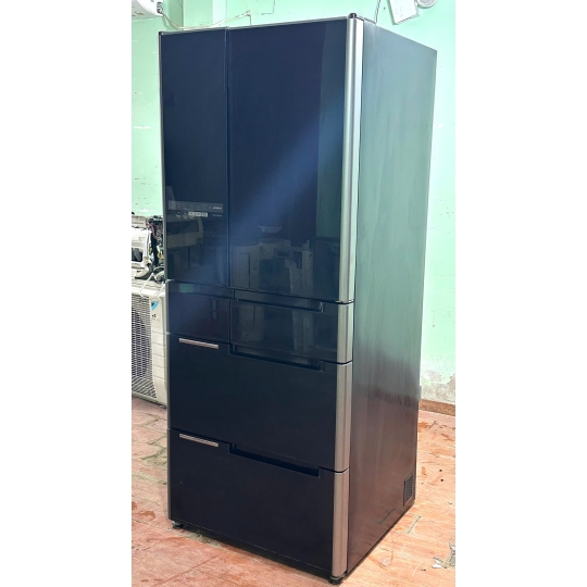 Tủ lạnh HITACHI R-A6200 Date 2011 6 cánh, mặt gương, hút chân không